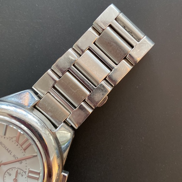 Michael Kors stainless steel silver chronograph watch - Picture 4 of 7